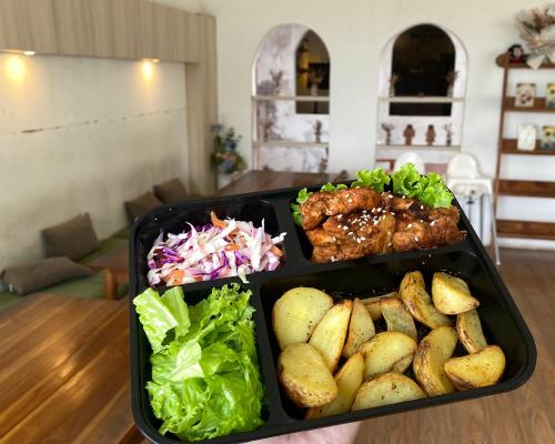 Potato Wedges With Chicken Blackpapper